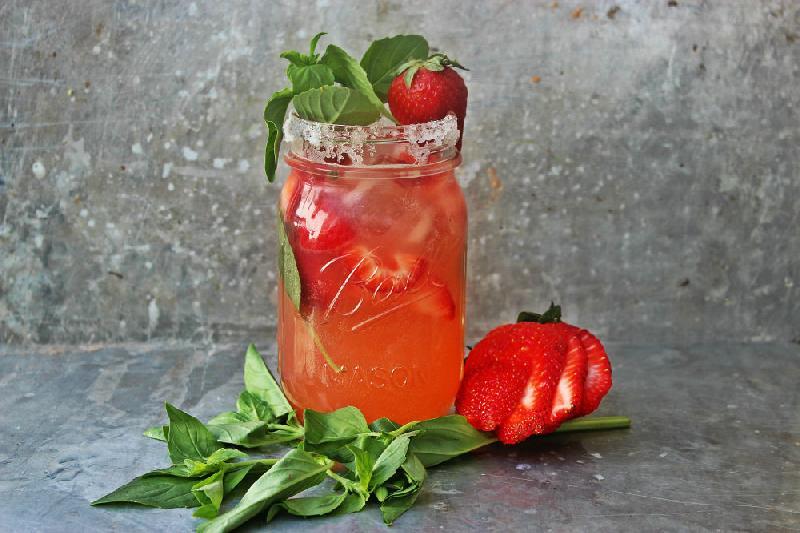 Red basil paloma