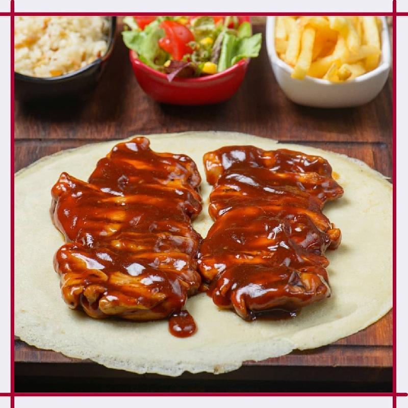KREP YATAĞINDA BARBEKÜ SOSLU PİLİÇ 