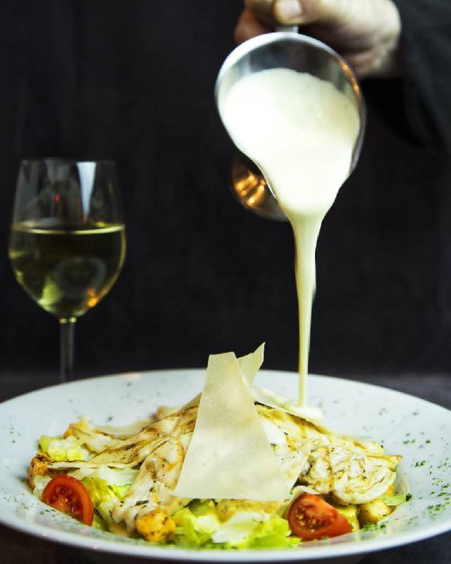 TAVUKLU SEZAR SALATA
