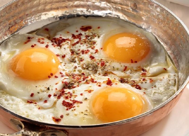 Gözlüklü yumurta 