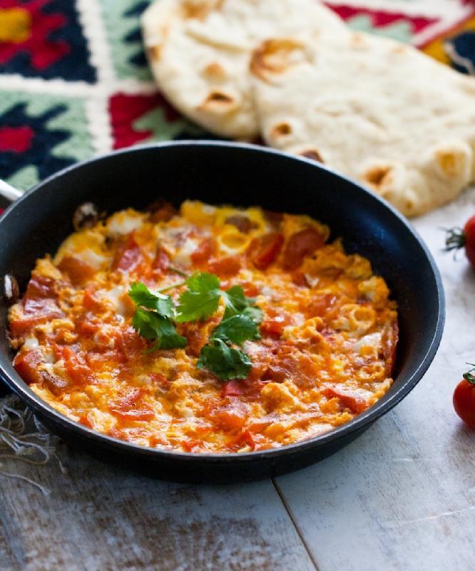 Ətli pomidor yumurta 