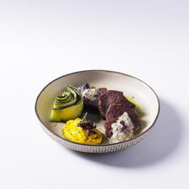 Dana əti medalyonları