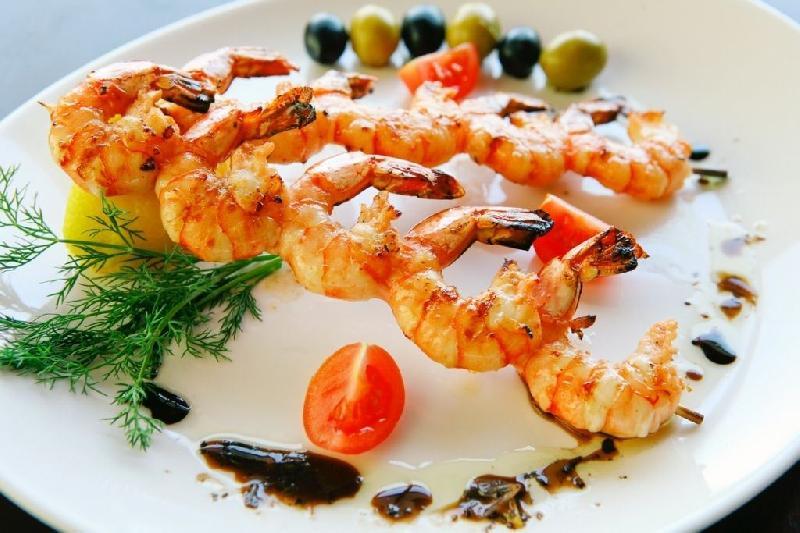 Sarımsaqlı Yağda Qızardılmış Krevetlər