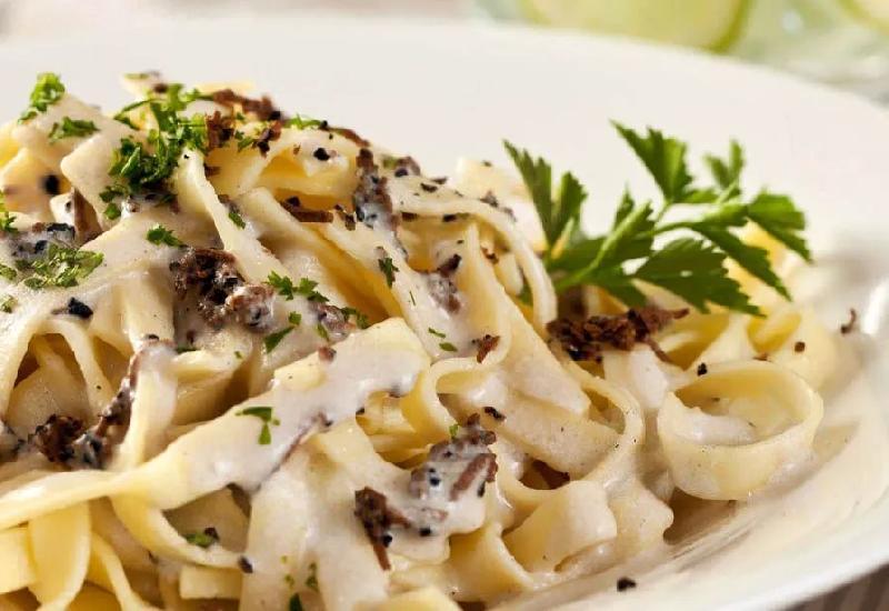 Tagliatelle con crema di tartufo
