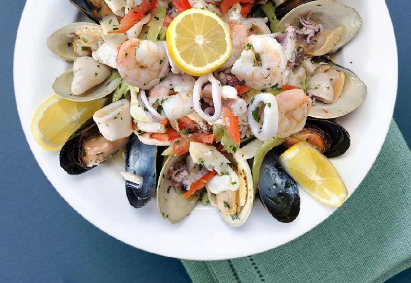Insalata mari et montibus “Surf‘n Turf”