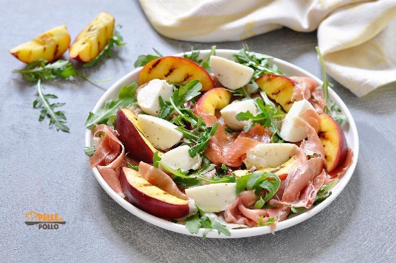 Insalata Bellucci con pollo, prosciutto crudo e mozzarella