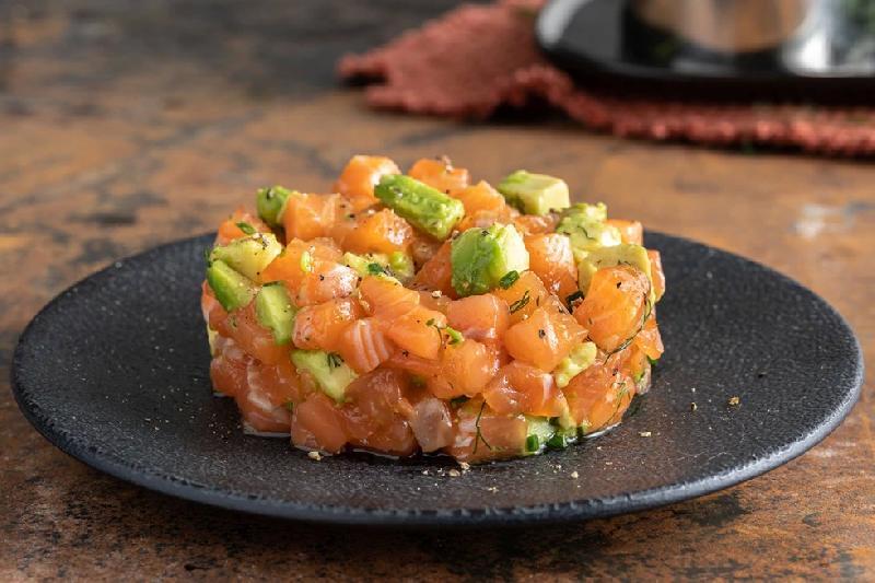 Tartare di salmone avocado e salsa soja