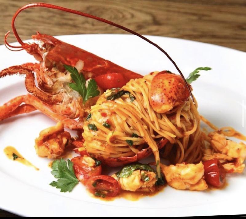 Linguine fresche con scampi e pomodorino ciliegino
