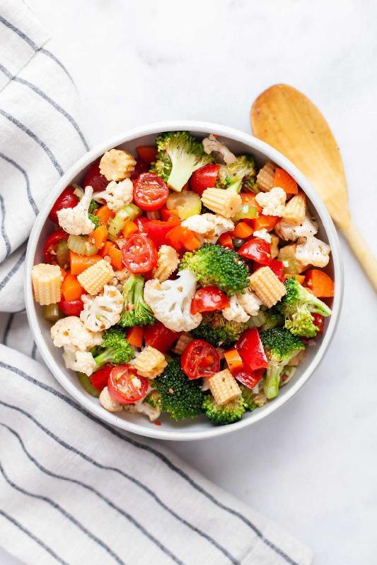 Marinadlanmış Tərəvəzli Salat Kasası