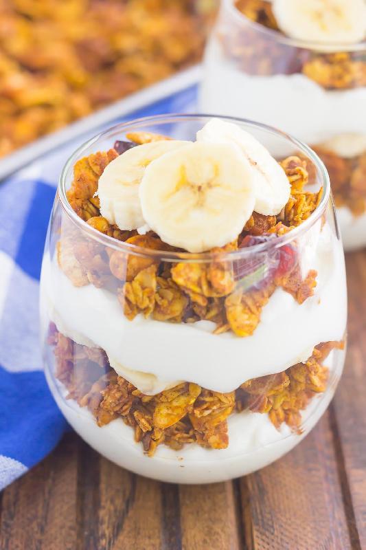 Granola With Banana Yogurt