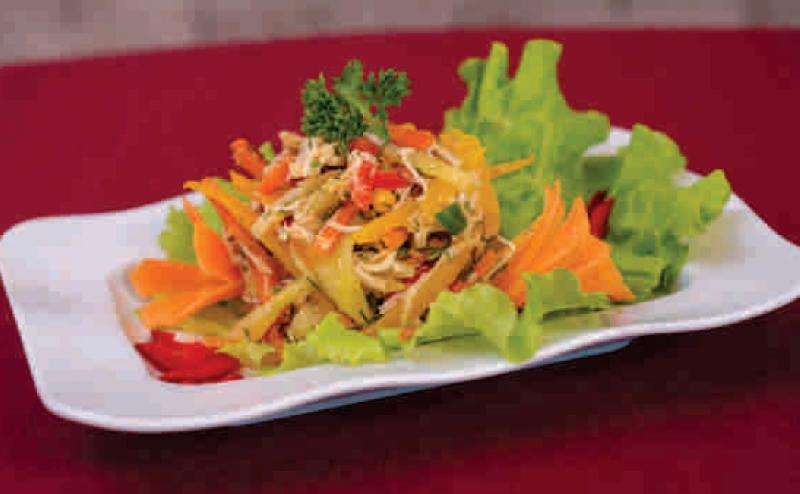 Toyuq salatı