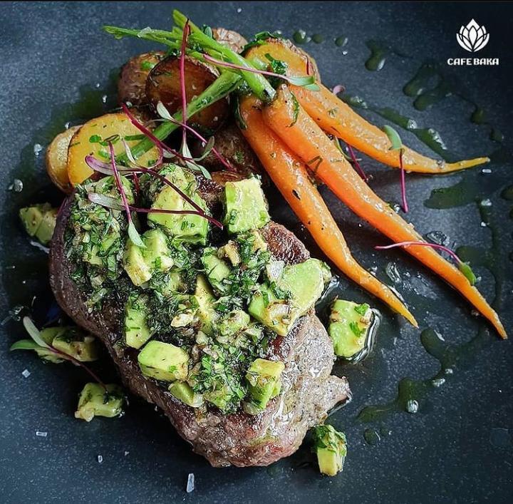Beef Tenderli̇on & Avokadolu Chi̇mi̇churri̇