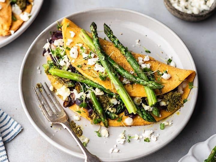 Asparagus & Kəsmi̇kli̇ Omlet