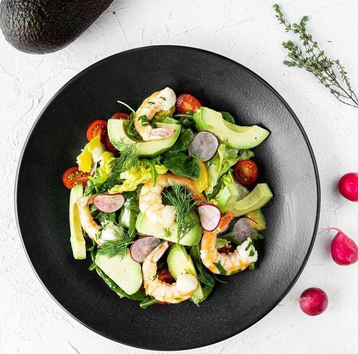 Krevetka & Avokado Salatı