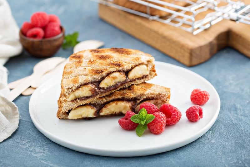 Bananlı - Şokoladlı Tost