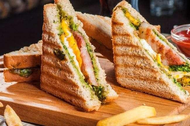 Toyuqlu Tost