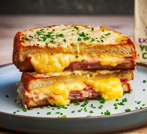 İkiqat Sucuklu Tost 
