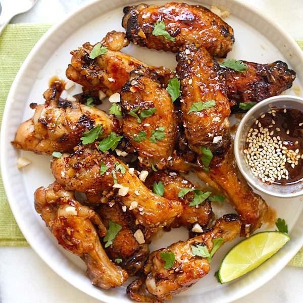 Barbekyu Sousu ilə Toyuq qanadları