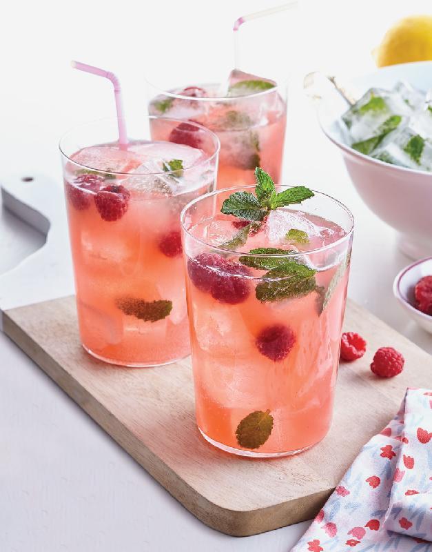Sparkling pinke lemonade