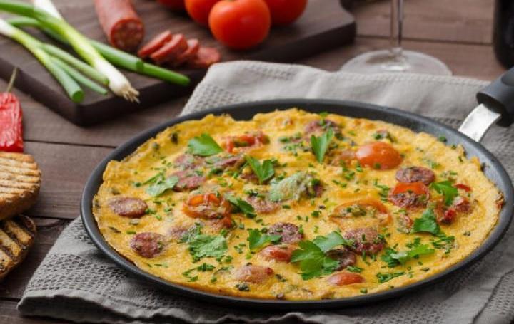Sucuklu omlet