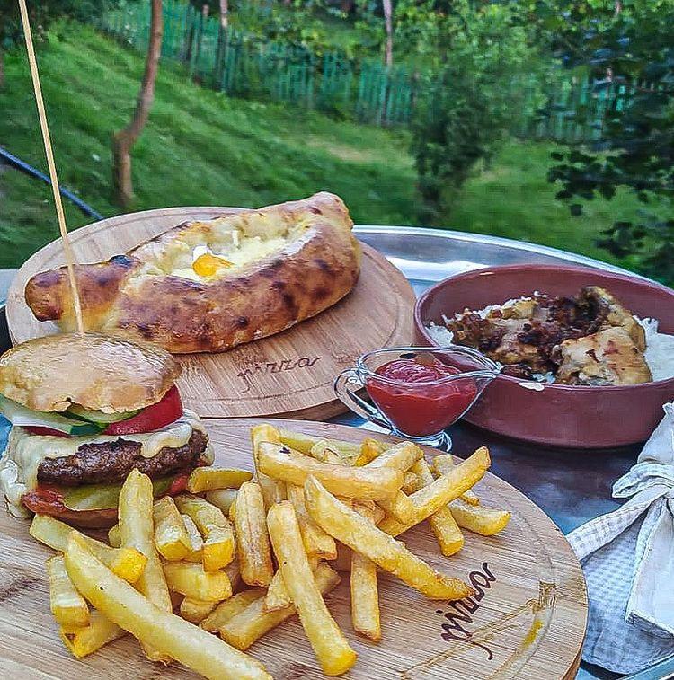 Burger Hopa Lake