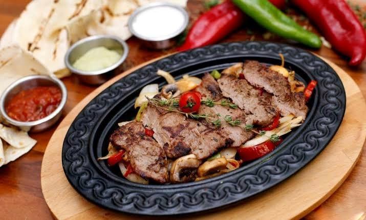 Ət fajitas