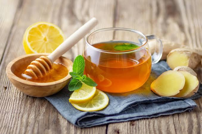 Ballı zəncəfilli çay