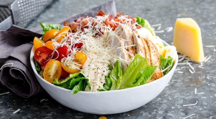 Sezar salatı 