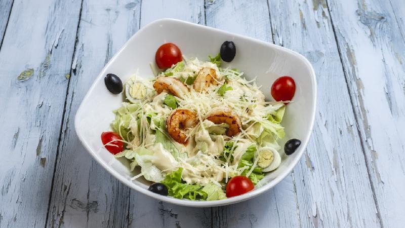 Sezar salatı 