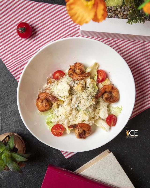 Sezar salatı 