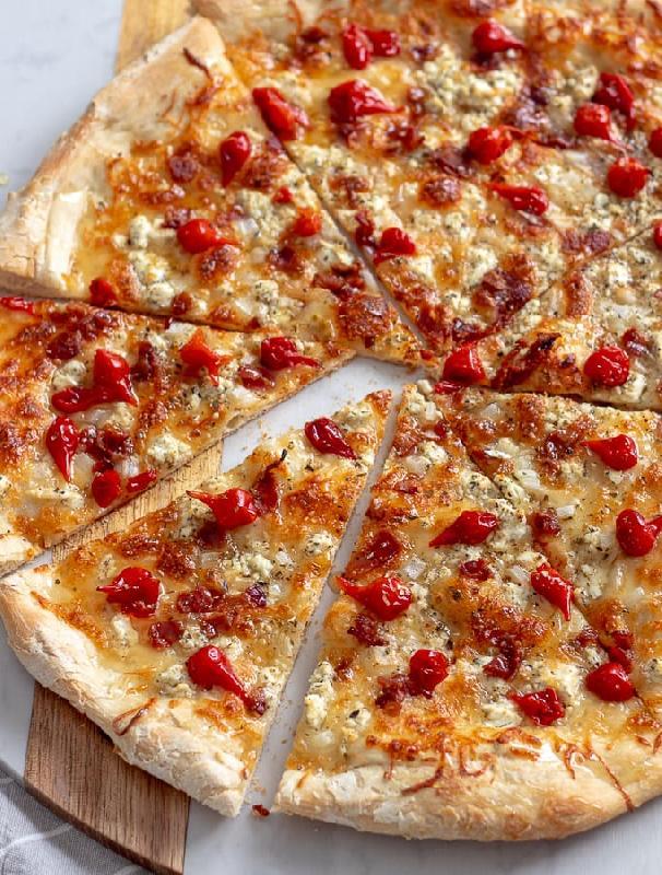 Spicy bacon pizza 