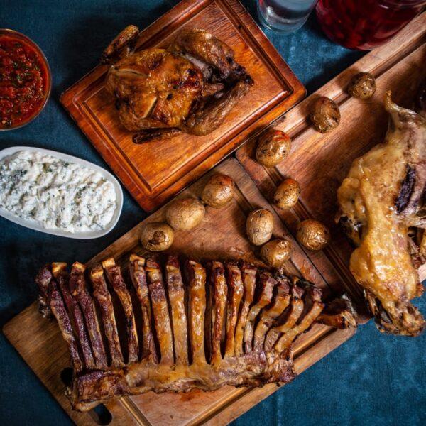 Plov ilə Doldurulmuş Bütöv Quzu