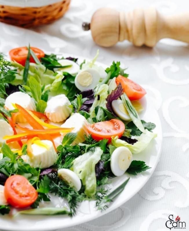 Keçi pendiri salatı