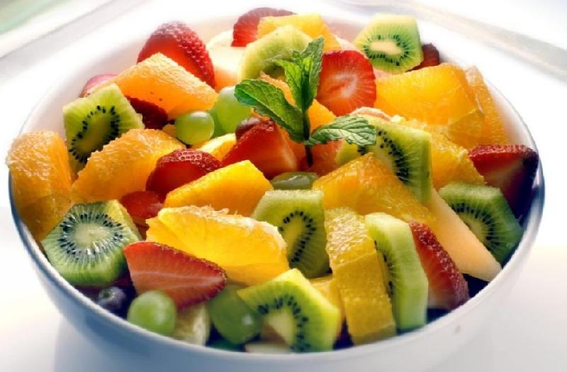 Meyvəli salat