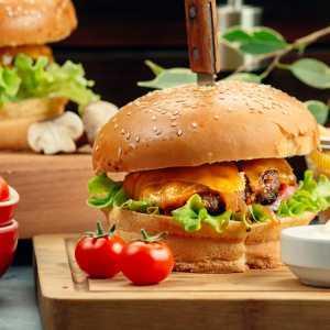 Göbələkli Burger