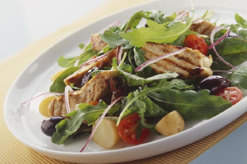 Izgara Toyuq Salatı