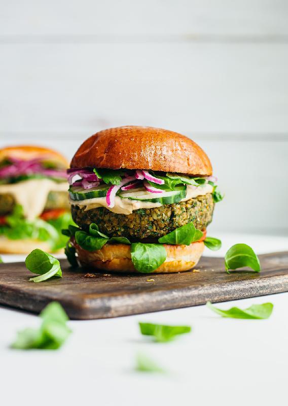 Falafel burger