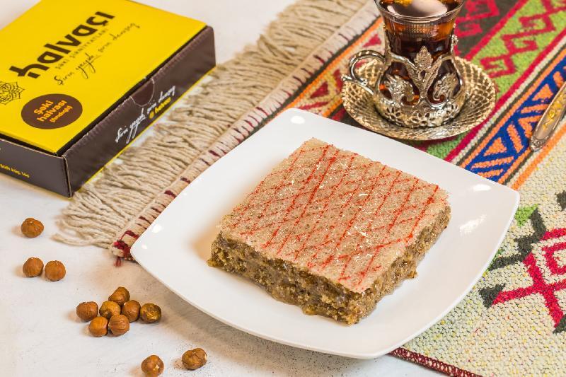 Şəki halvası fındıqlı