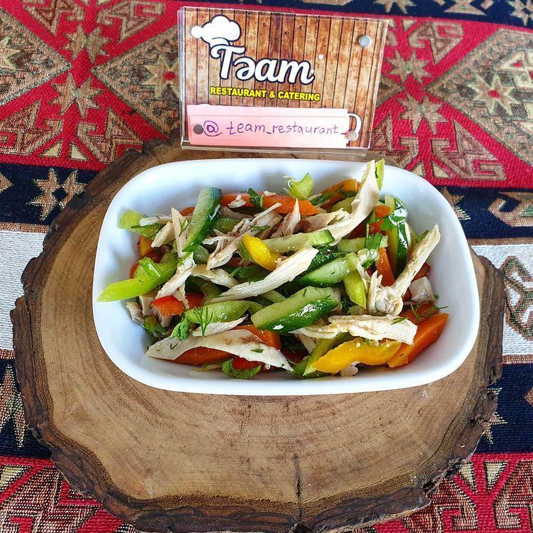 Toyuq Salatı