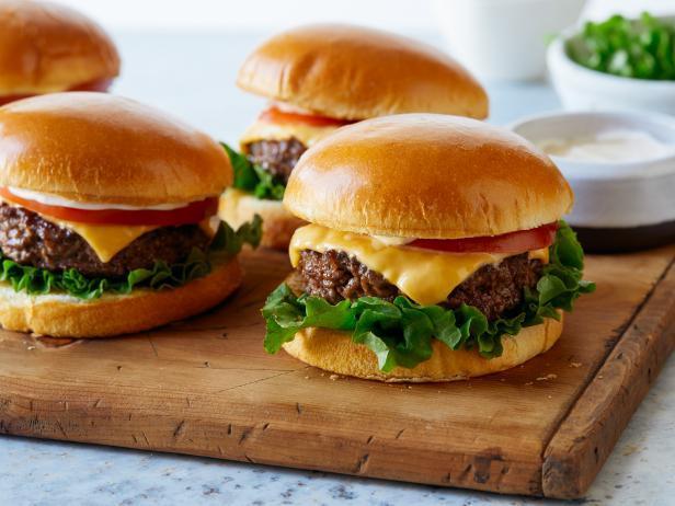 Hamburger Və Pendirli Burger
