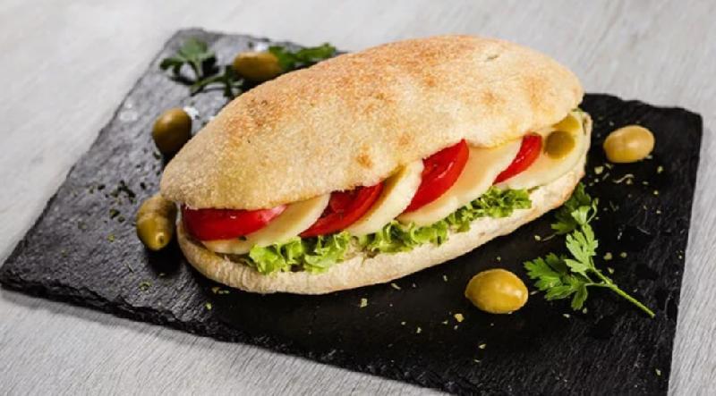 Tərəvəzli sendviç