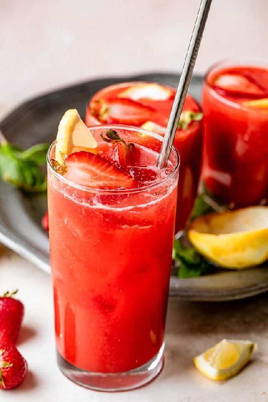 Çiyələk limonad