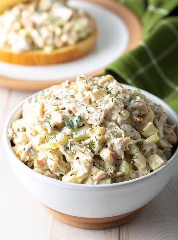 Toyuq Salatı