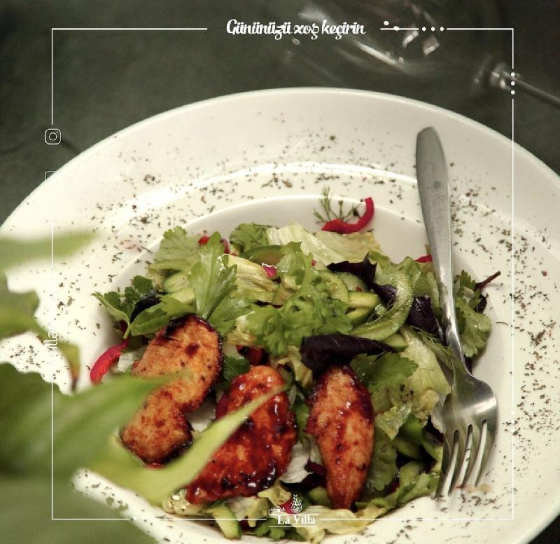 Toyuq Salatı 