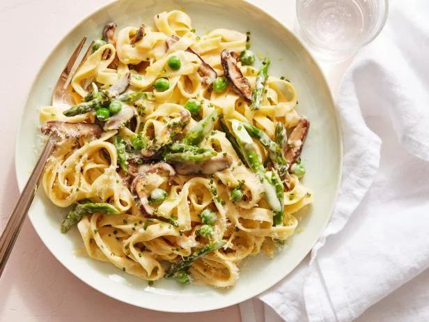 Fettuçini qızıl balıq ilə