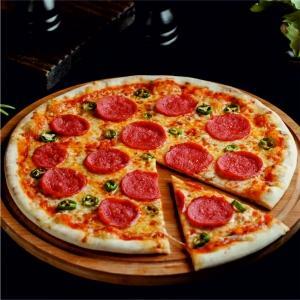Pizza pepperoni (acılı)