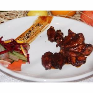Toyuq qənədləri BBQ sousunda
