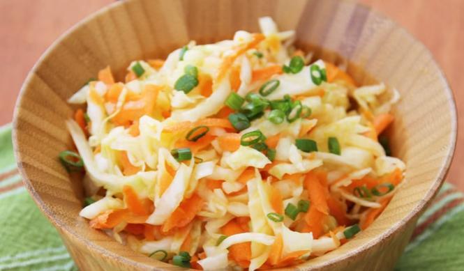 Kələm salatı yağda