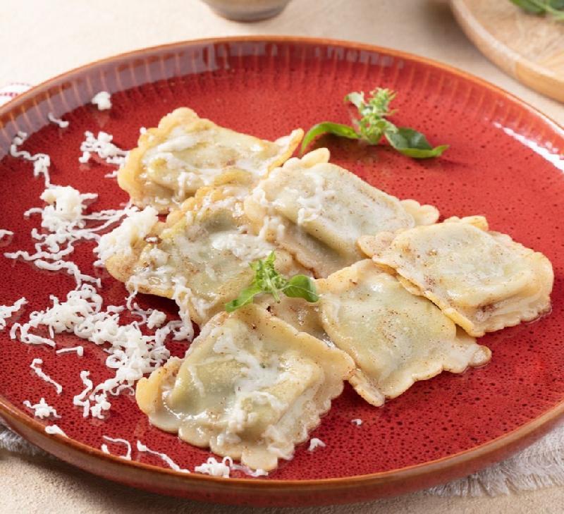 Ravioli with Spinach and White Cheese 