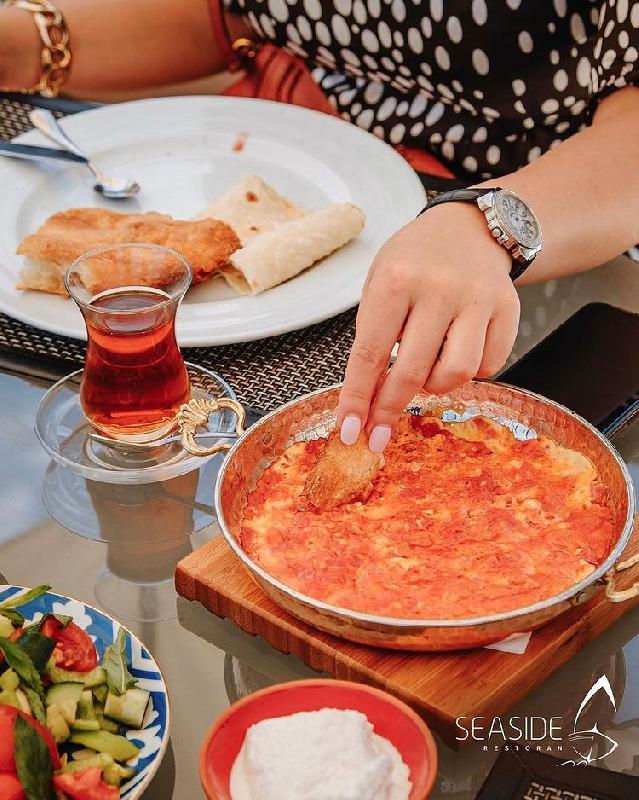 Tavada Pomidor Yumurta Çığırtması
